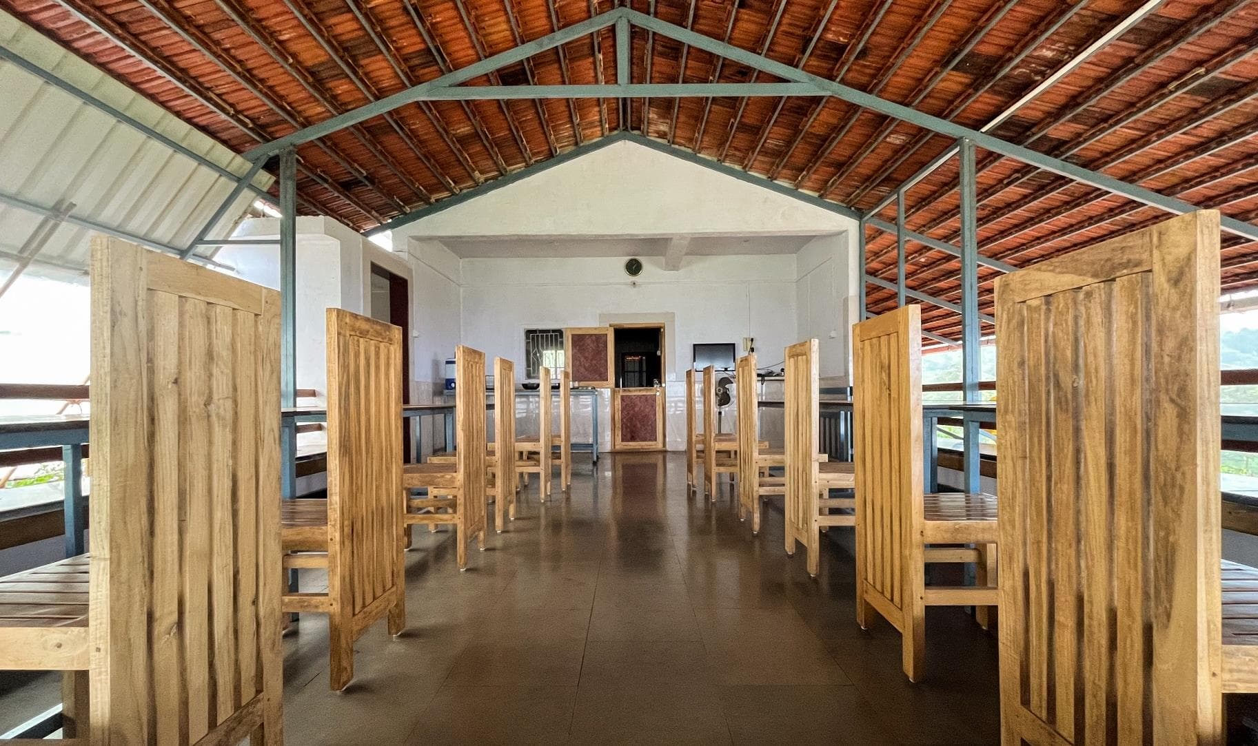 Open breezy restaurant serving organic meals